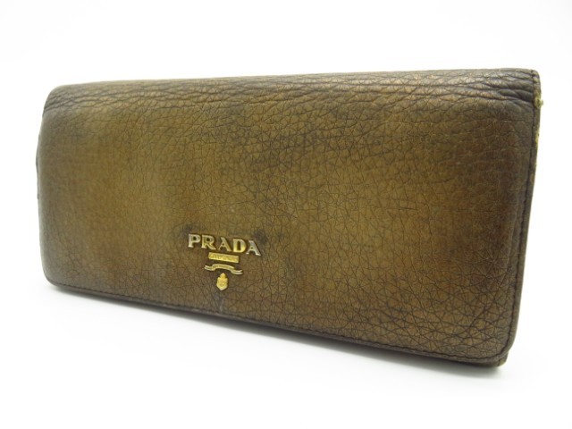 プラダ　財布