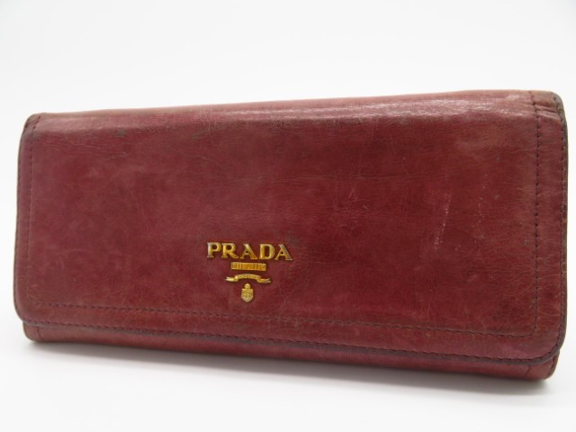 プラダ　財布